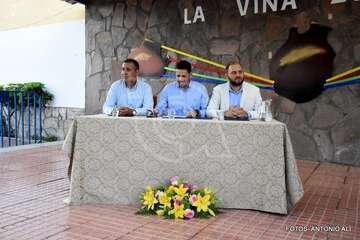 Pregón de La Viña a cargo del alcalde de Telde y actuación del humorista Maestro Florido (Foto Antonio Alí y TA)